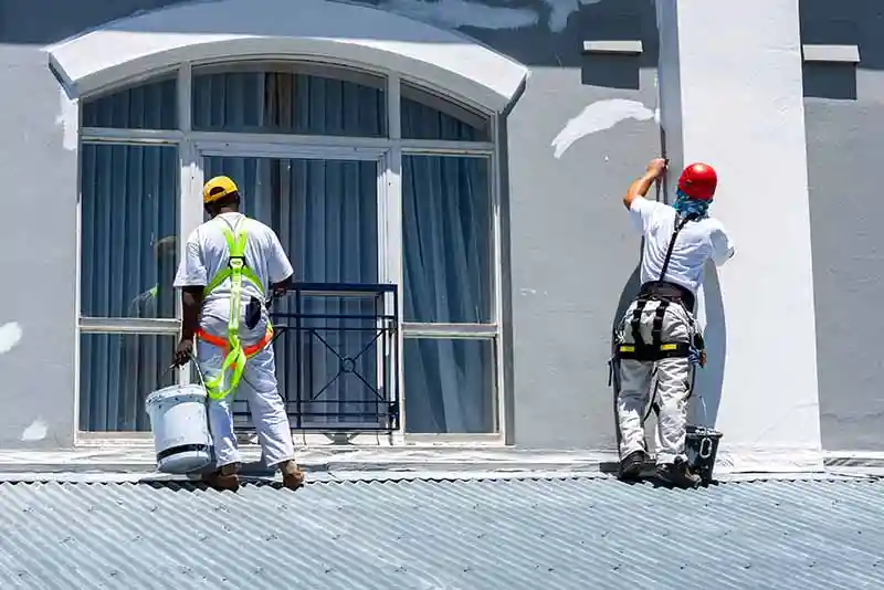 painters-on-roof