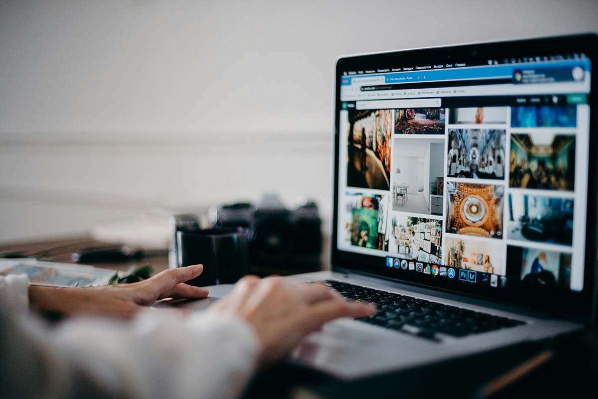 Image metadata on website
