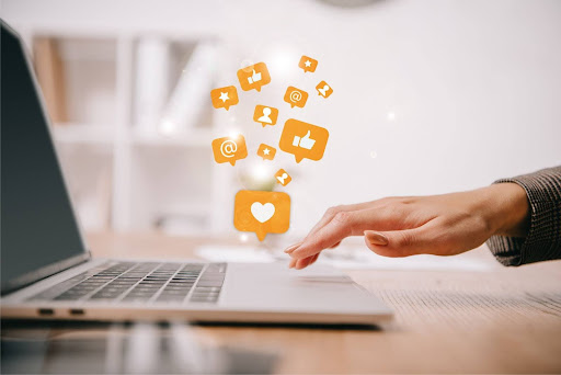 understanding organic vs paid social media Adgenius